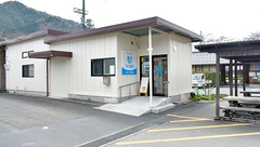 美山ゆう薬局の外観