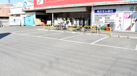 アカカベ薬局　寺方店の駐車場