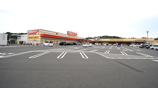 調剤薬局ツルハドラッグ北茨城大津店の駐車場