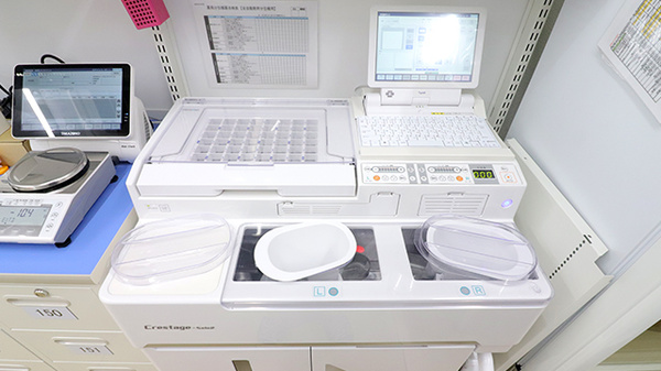 薬局くすりの福太郎　新検見川店の調剤器具