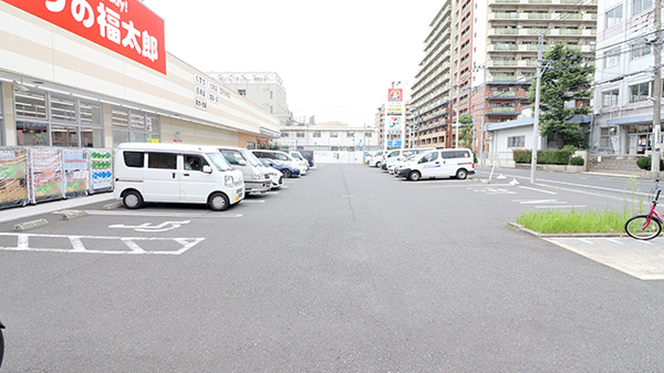 薬局くすりの福太郎江戸川中央店の駐車場
