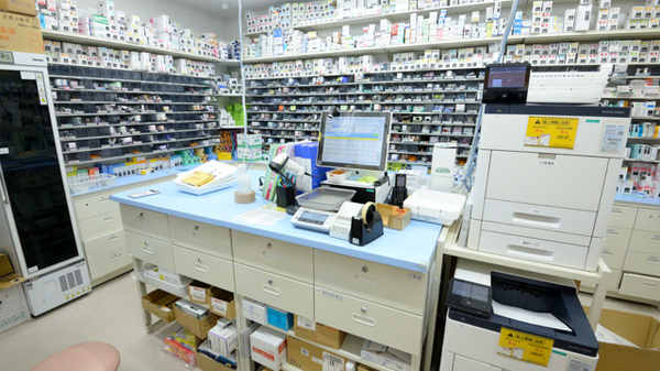 ツルハ薬局浅間町店の調剤室