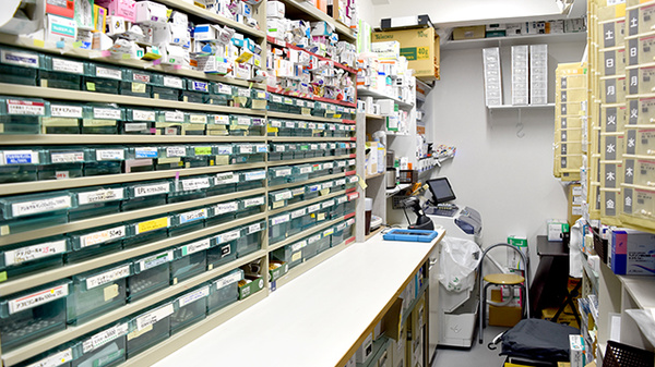 ウィル薬局の調剤室