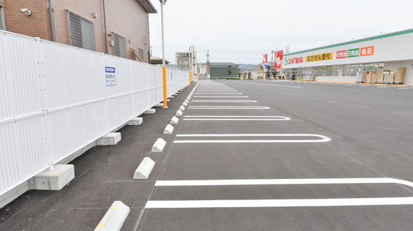 スギ薬局　犬山中央店の駐車場