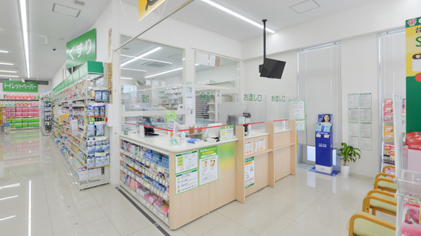 スギ薬局　上植野店の受付/カウンター