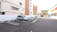 スギ薬局　桜ケ丘店の駐車場
