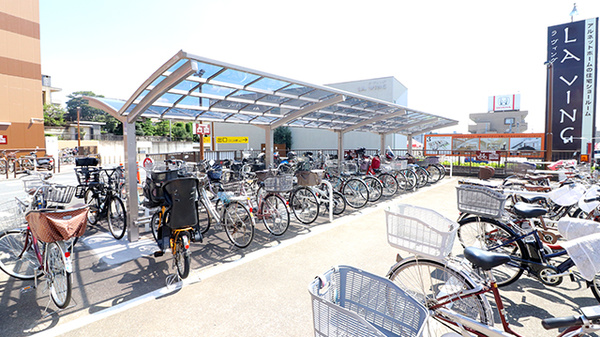 スギ薬局　川越藤間店の駐輪場