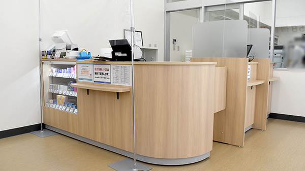 コスモス調剤薬局　井吹台店の受付/カウンター