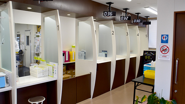 トマト薬局　佐古店の受付/カウンター