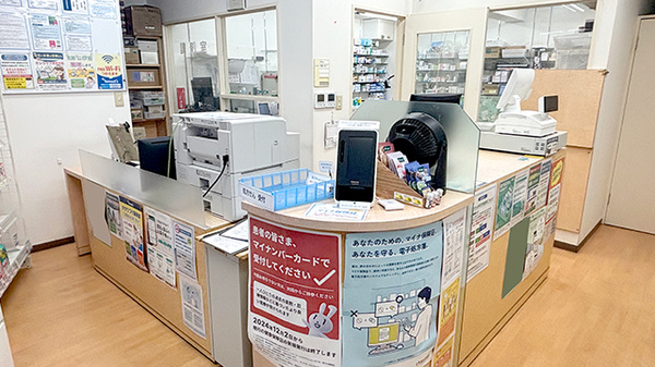 薬局トモズ瀬谷南口店の受付/カウンター