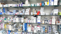 薬局トモズ瀬谷南口店の薬棚