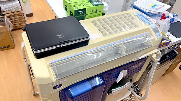 薬局トモズ瀬谷南口店の調剤器具