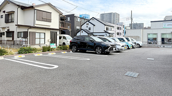 わかば薬局　谷塚店の駐車場