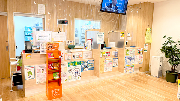 わかば薬局　北浦和駅東口店の受付/カウンター