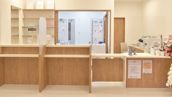 康仁薬局猿猴橋店の受付/カウンター