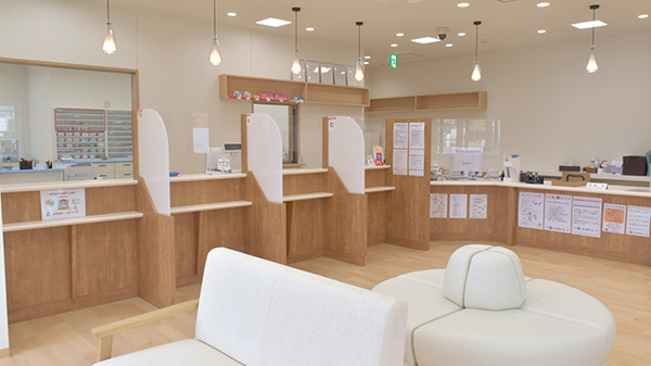 康仁薬局井口店の受付/カウンター