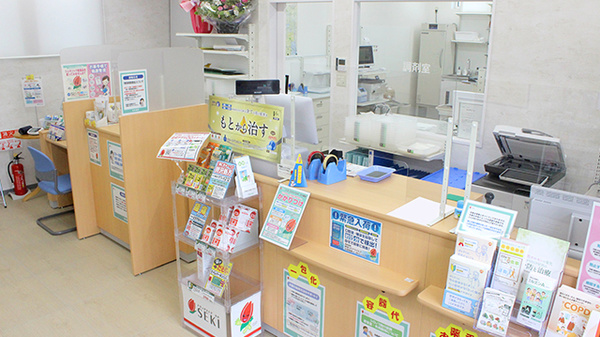 セキ薬局　東越谷三丁目店の受付/カウンター