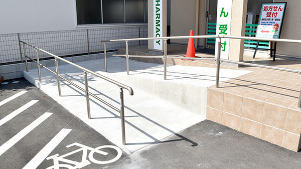 セキ薬局　鳩ヶ谷緑町二丁目店のバリアフリー設備