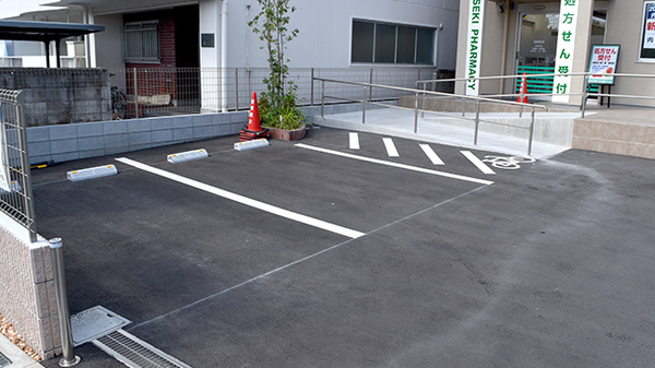 セキ薬局　鳩ヶ谷緑町二丁目店の駐車場