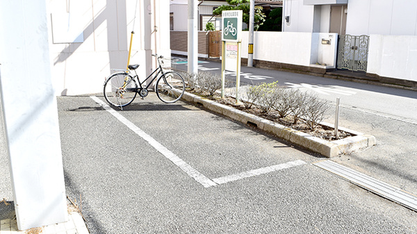 セキ薬局　新宿町店の駐輪場