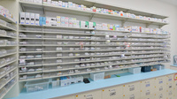 スギ薬局　御殿浜店の薬棚