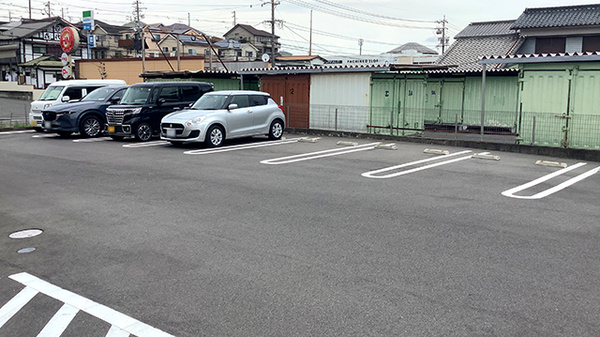 たんぽぽ薬局　名和店の駐車場