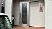 ヒコーキ薬局の入口
