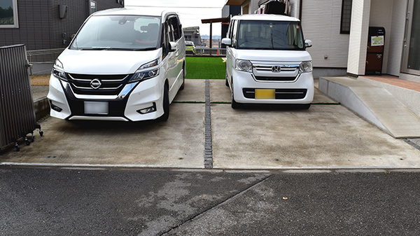 ヒコーキ薬局の駐車場