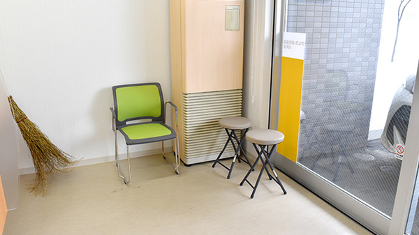 アルファ調剤薬局 元町店の待合スペース