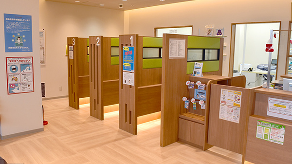プラザ薬局 ビバモール美原店の受付/カウンター