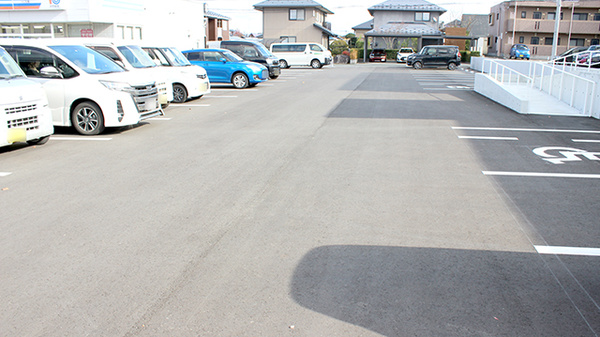 つくし薬局　星が丘店の駐車場