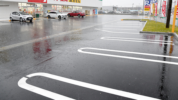 スギ薬局　浜松北店の駐車場