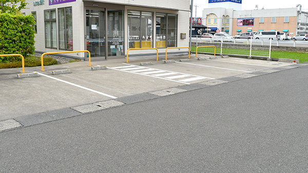 てあり薬局の駐車場