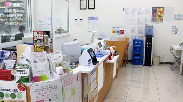 アカカベ薬局　新高店の受付/カウンター