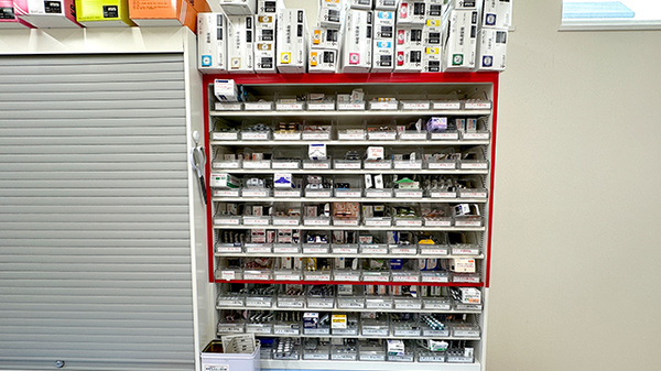いこい薬局桜町店の薬棚