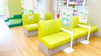 そうごう薬局 流山おおたかの森北口店の待合スペース