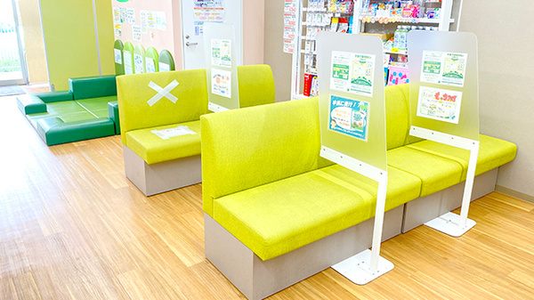 そうごう薬局 流山おおたかの森北口店の待合スペース