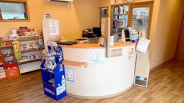 ファルコ薬局 桂駅東口店の受付/カウンター