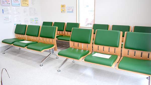 ミント薬局 はでいし店の待合スペース