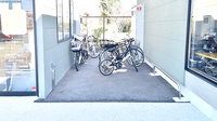 大賀薬局 小戸店の駐輪場