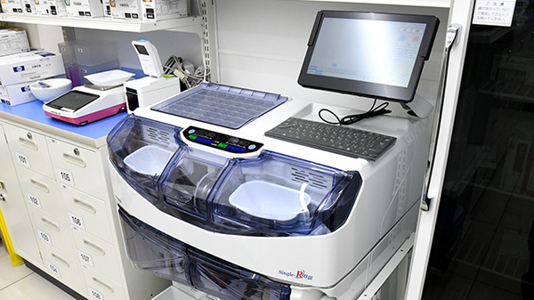 薬局くすりの福太郎　南千住7丁目店の調剤器具