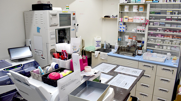 さくら薬局　塚口店の調剤室