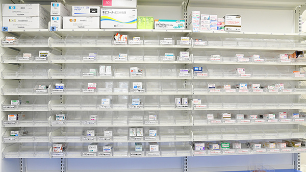 スギ薬局 小山若木店の薬棚
