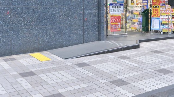スギ薬局 本町二丁目店のバリアフリー設備