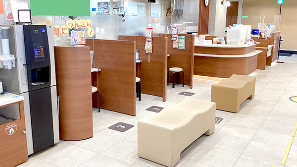 たんぽぽ薬局　中部国際医療センター店の受付/カウンター