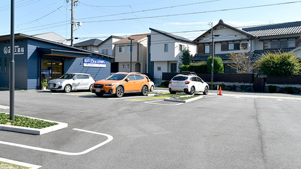 ポトス薬局 しまだ店の駐車場