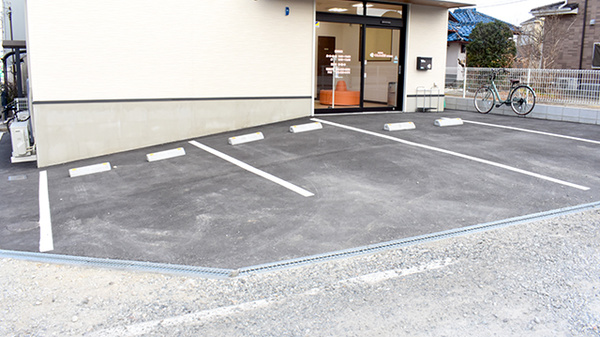 くれよん薬局 堺草部店の駐車場