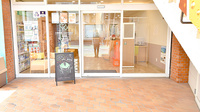 大賀薬局 二日市中央店の入口