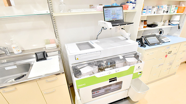 大賀薬局 二日市中央店の調剤器具