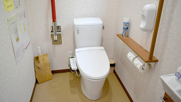 田崎ごふく薬局のお手洗い